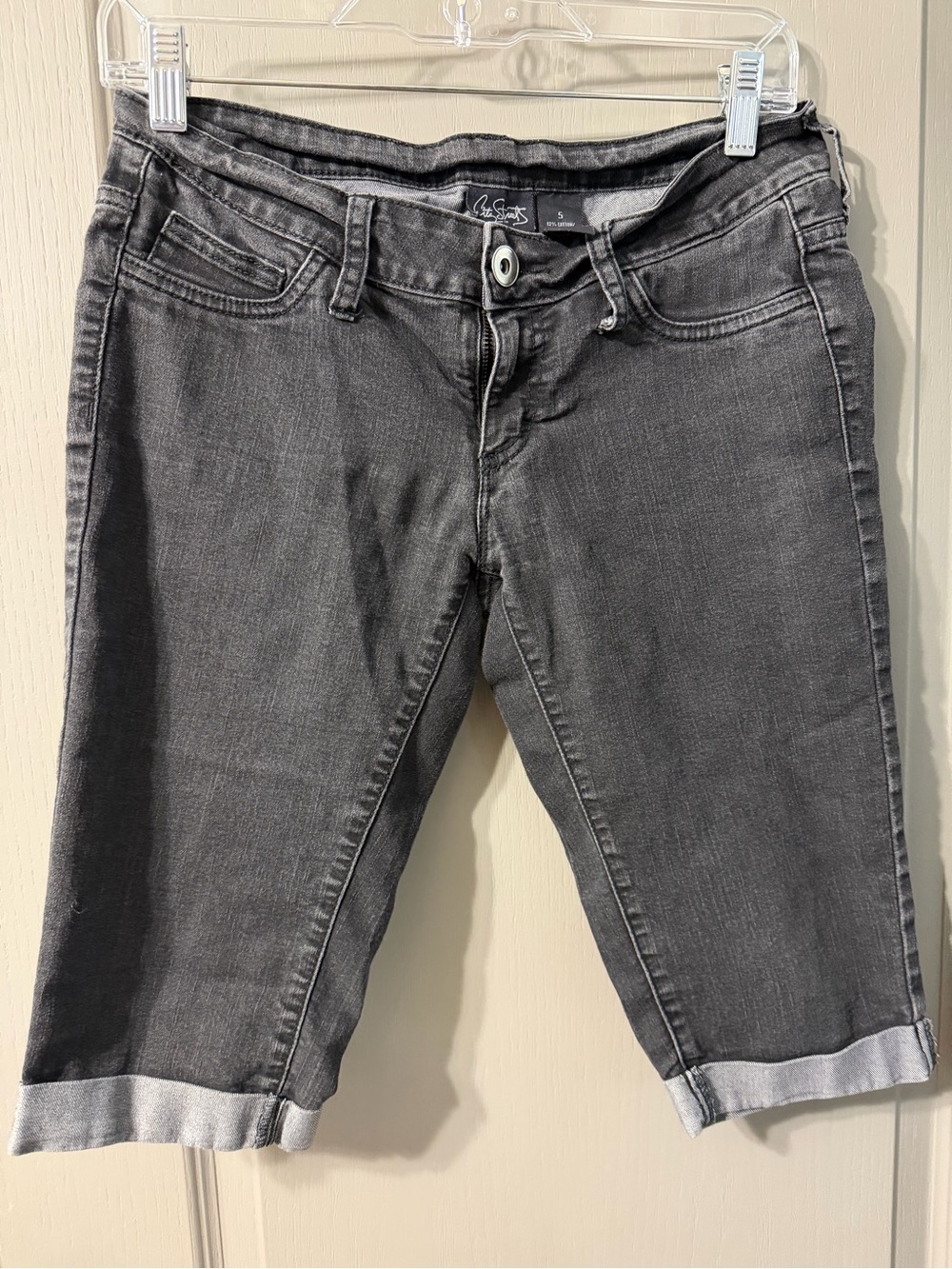 City Streets Women's Gray Cropped Jeans/Capris black